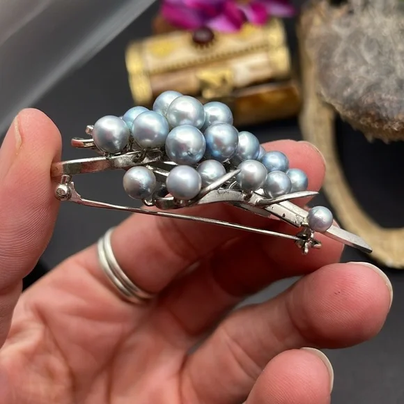 Saltwater pearls blue brooch vintage sterling
